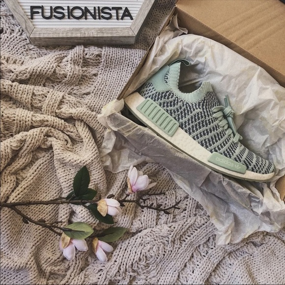NWT 🍭 Cute Adidas NMD R1 Primeknit Blue/Green - Picture 9 of 10